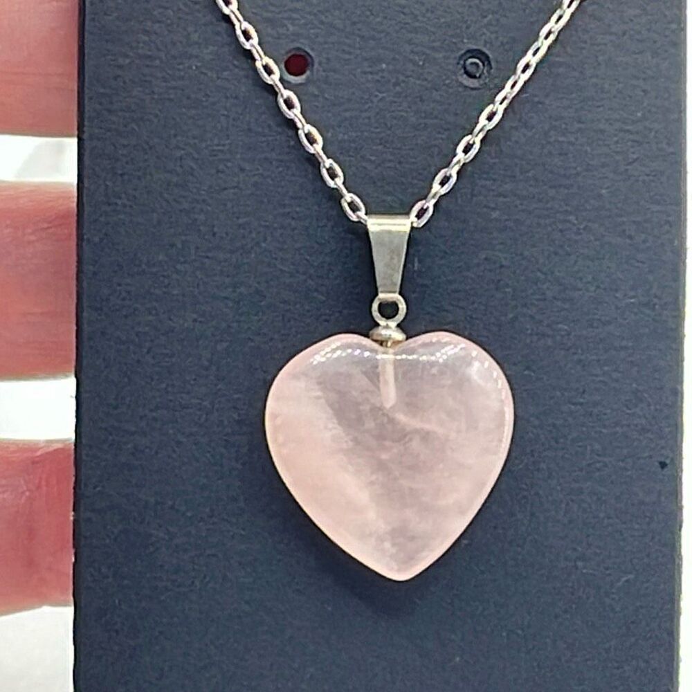 Rose quartz heart pendant necklace